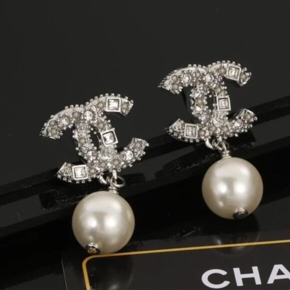 Chanel Signature Pearl & Crystal Dangles - Picture 1 of 3